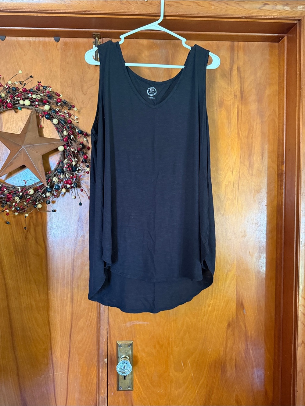 Women’s Black Sleeveless V-Neck Tank Top - UNBRANDED